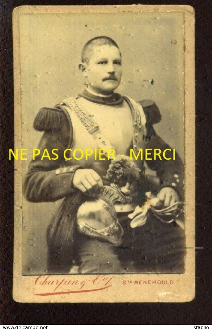 MILITAIRE - 6EME CUIRASSIER -  PHOTOGRAPHE CHARPIN & CIE, STE-MENEHOULD (MARNE) - FORMAT CDV - Oorlog, Militair