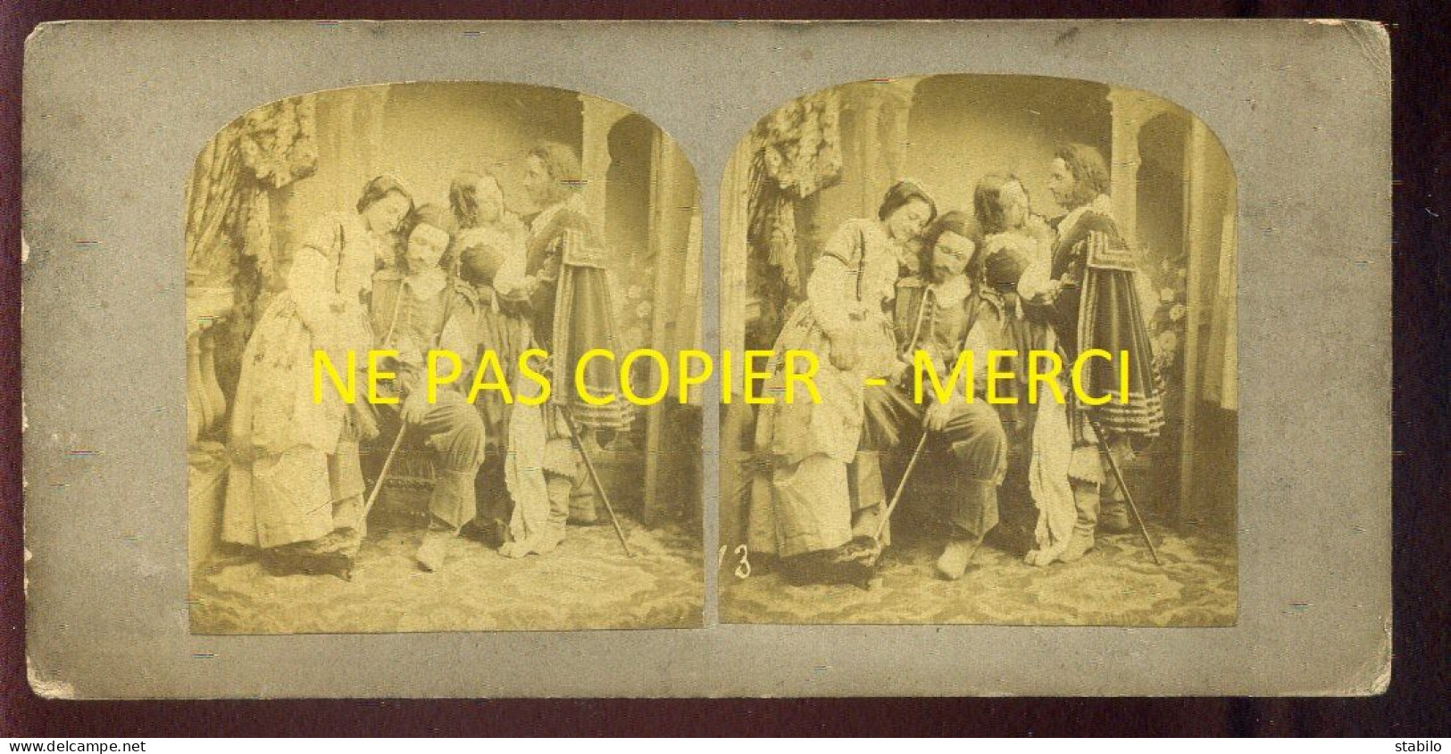 PHOTO STEREO - FEMME ET HOMMES EN COSTUMES - FORMAT 17 X 8.5 CM  - Fotos Estereoscópicas