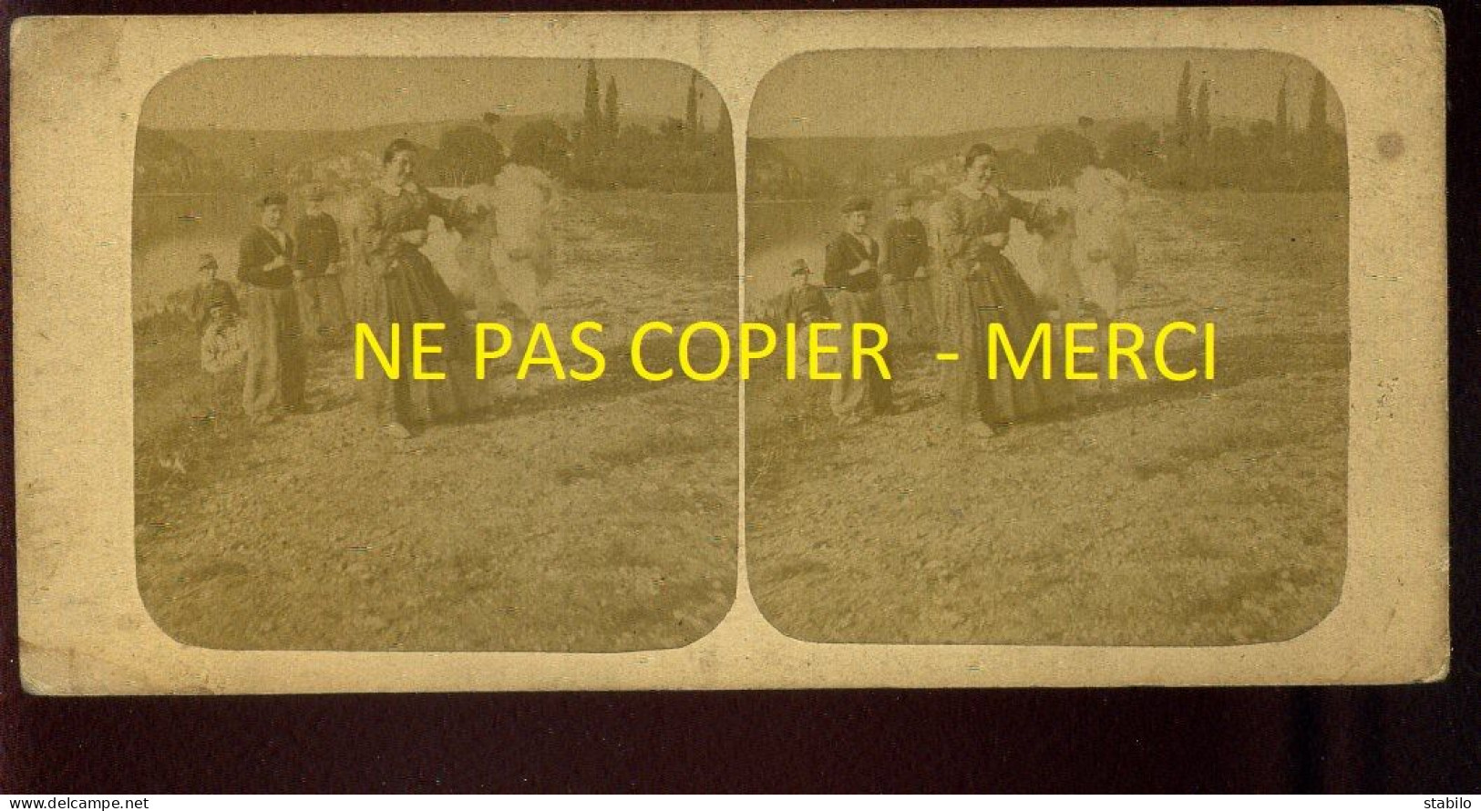 PHOTO STEREO - FEMME ET ENFANTS - FORMAT 17 X 8.5 CM  - Photos Stéréoscopiques