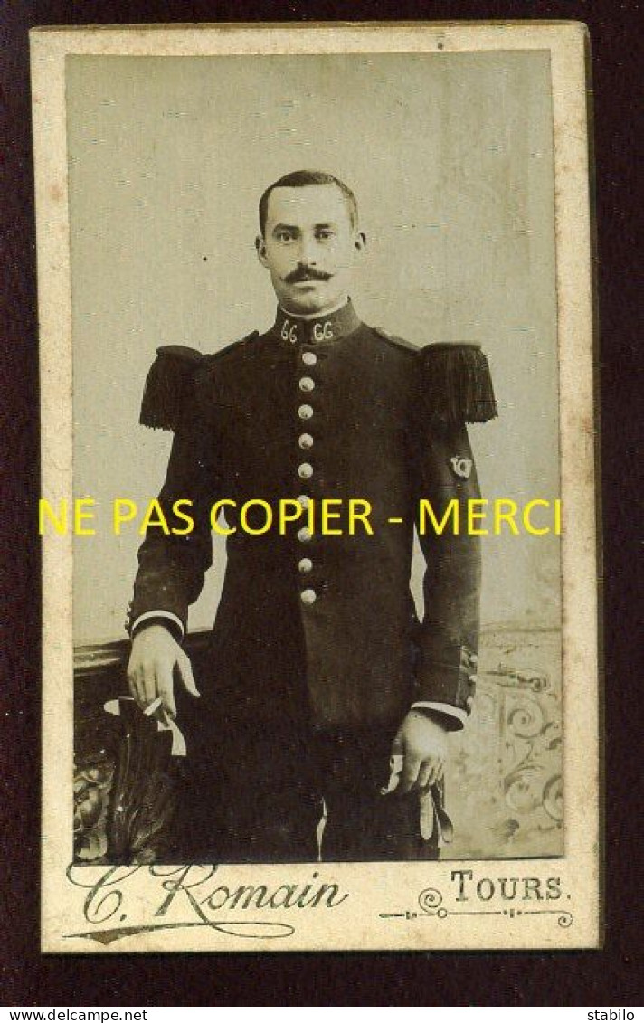 MILITAIRE - 66 SUR LE COL - PHOTOGRAPHIE C. ROMAIN, TOURS - FORMAT CDV - War, Military