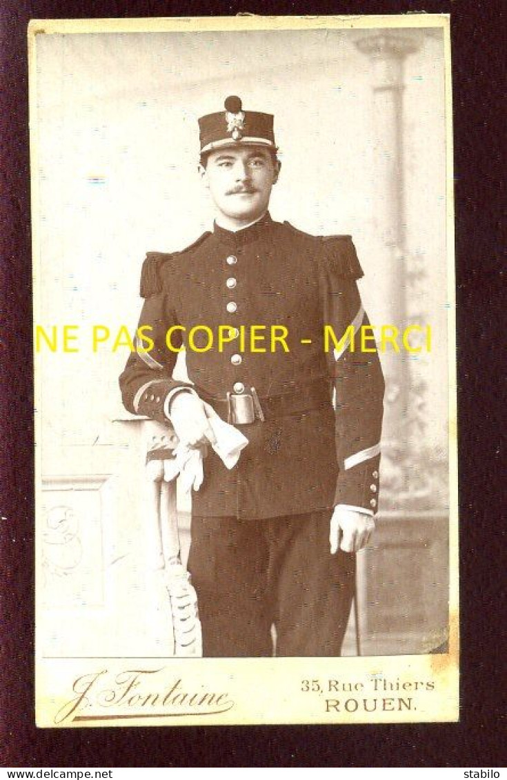 MILITAIRE - 39 SUR LE COL - PHOTOGRAPHIE J. FONTAINE, ROUEN - FORMAT CDV - War, Military