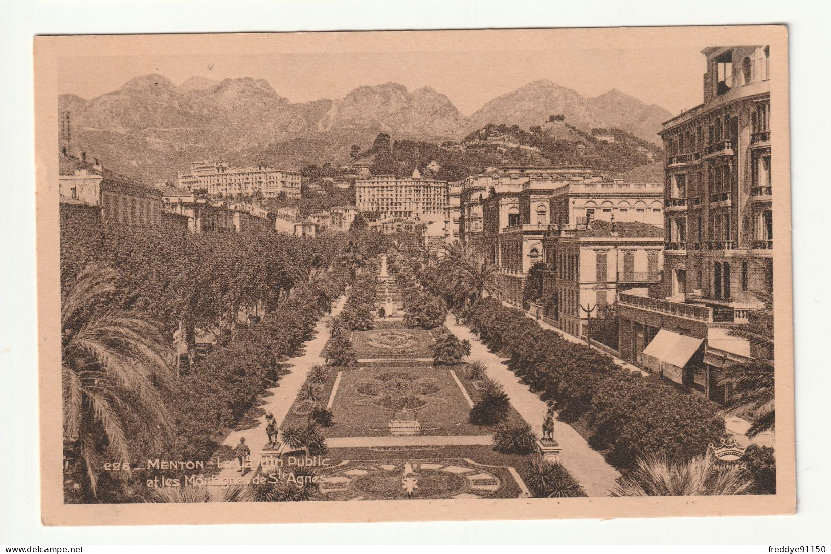 06 . Menton . Le Jardin Public Et Les Montagnes De Sainte Agnès  - Menton