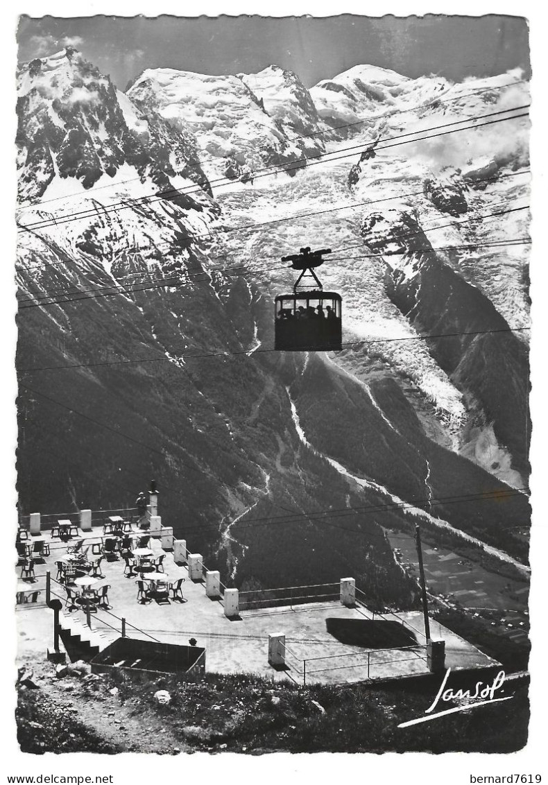 74   Chamonix   - La Terrasse Du Plan Praz , L'aiguille Du Midi, Le Mont Blanc Et Le Teleferique Du Brevent - Chamonix-Mont-Blanc