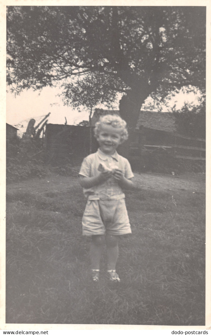 R334801 Child. Jimmy Bishop. Old Photography. Postcard - Monde