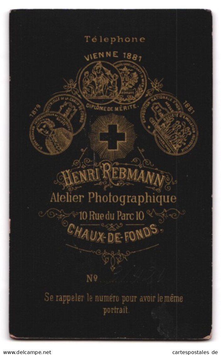 Fotografie Henri Rebmann, Chaux-de-Fonds, 10, Rue Du Parc, 10, Bürgerliche Dame Mit Kragenbrosche  - Anonieme Personen