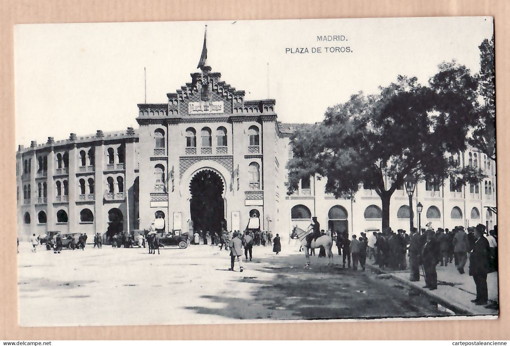 01564 / MADRID Plaza De TOROS Place Animacion 1930s Fototipia HAUSER MENET Espagne Spain España - Madrid