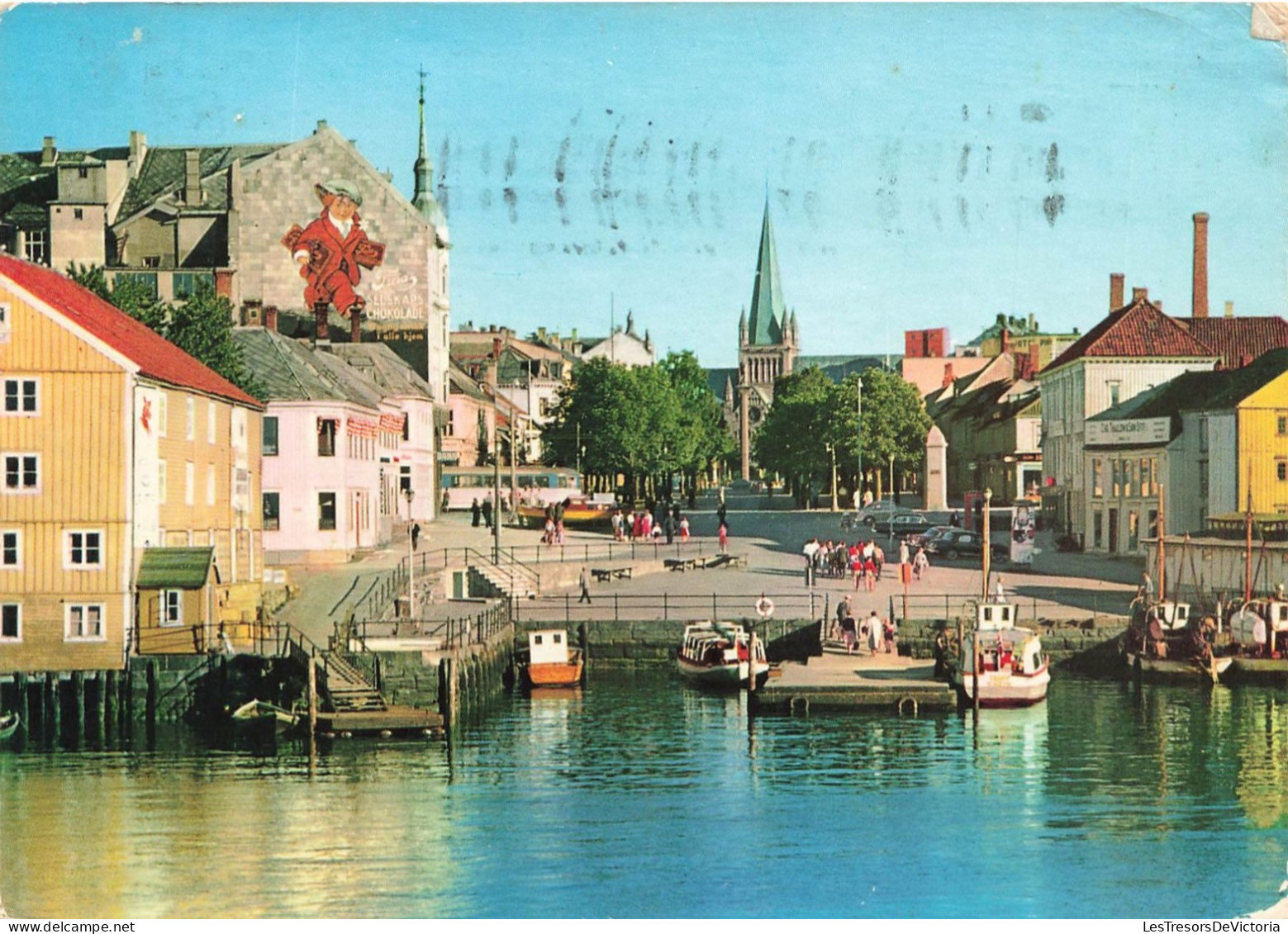 NORVEGE - Norway - View Of The Fishmarket Ravnkloa With The Nidaros Cathedral In The Background - Animé - Carte Postale - Norwegen