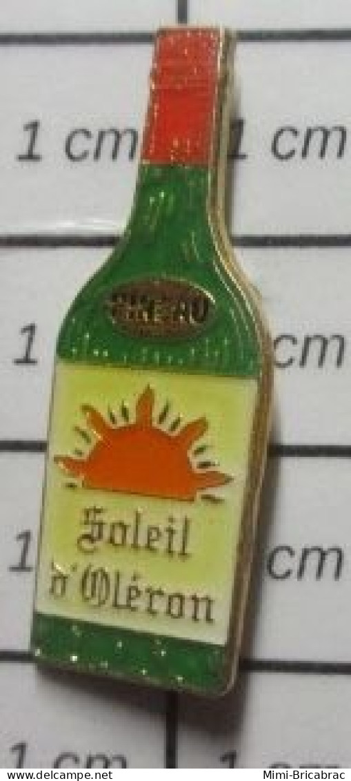 1618B Pin's Pins / Beau Et Rare / THEME : BOISSONS / BOUTEILLE PINEAU Simple Flic ! SOLEIL D'OLERON Par CHALLENGE OLERON - Beverages