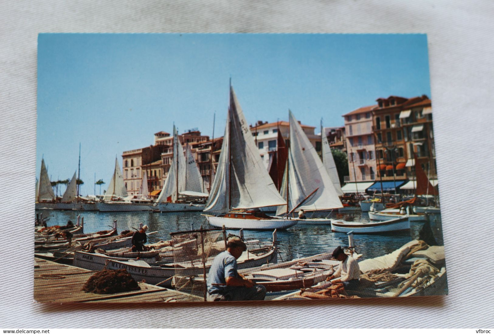 N701, Cpm, Cannes, Le Vieux Port, Alpes Maritimes 06 - Cannes