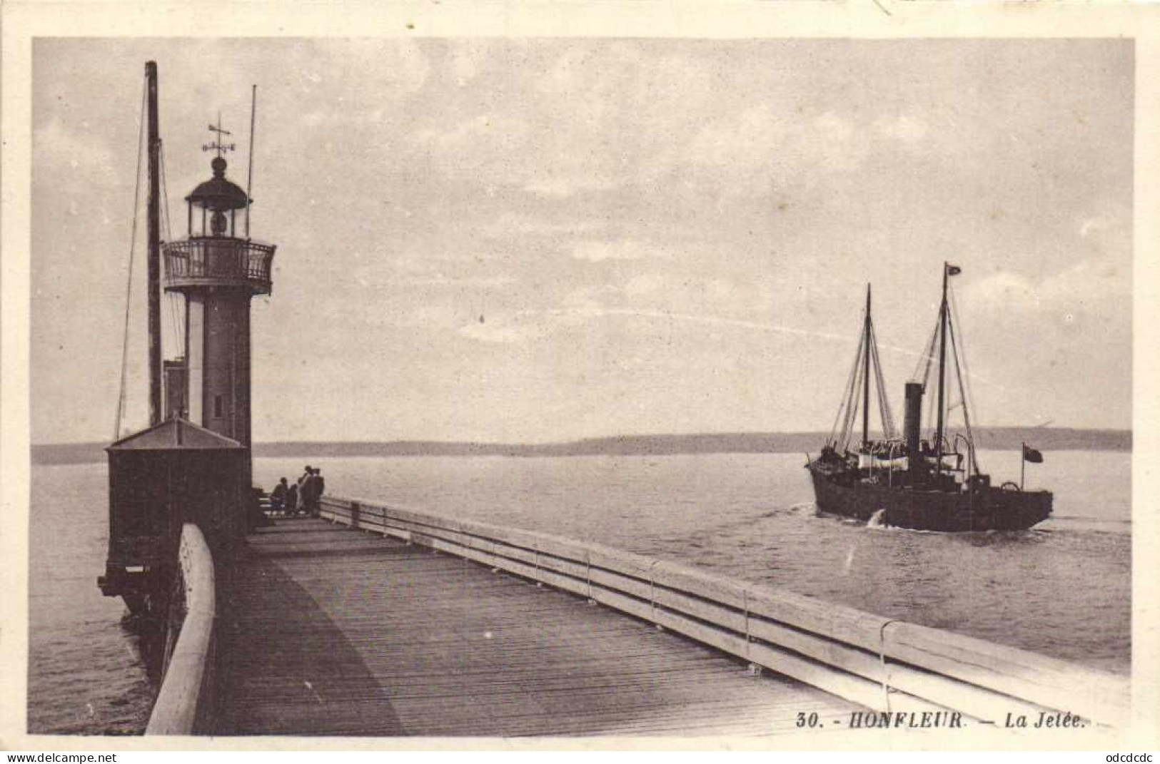 HONFLEUR  La  Jetée Phare Bateau  RV - Honfleur