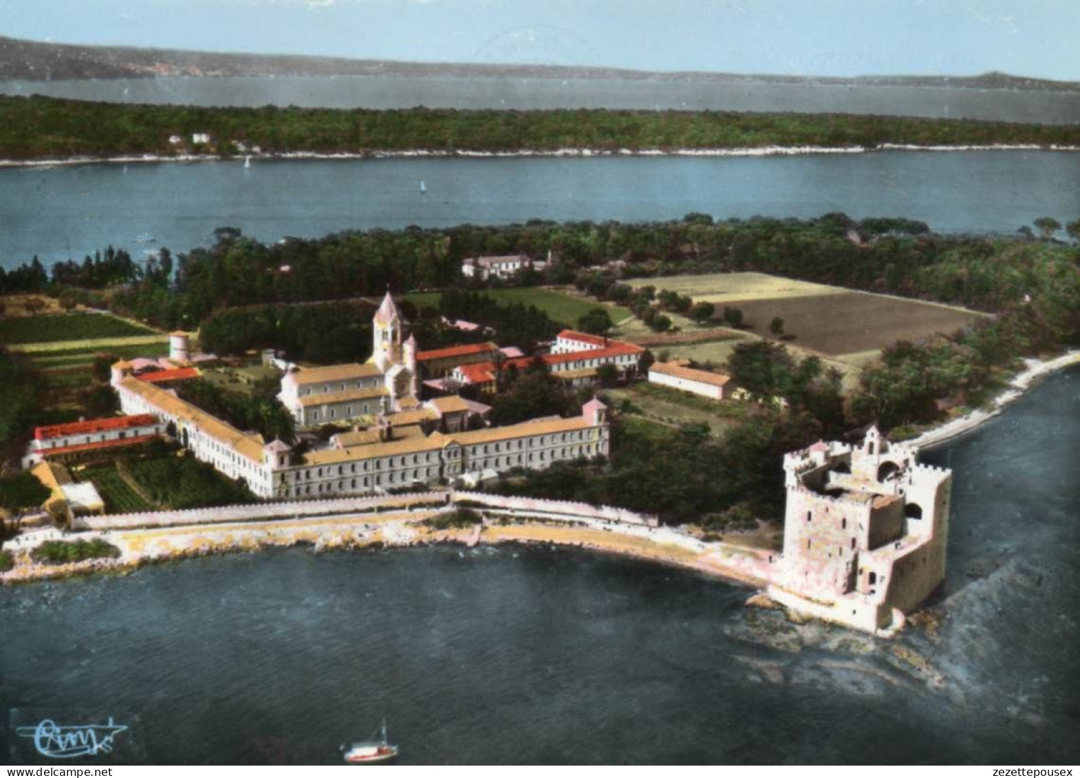 38345-ZE-06-ILE ST-HONORAT-L'Abbaye De St-Honorat.l'Ile Ste Marguerite. - Autres & Non Classés