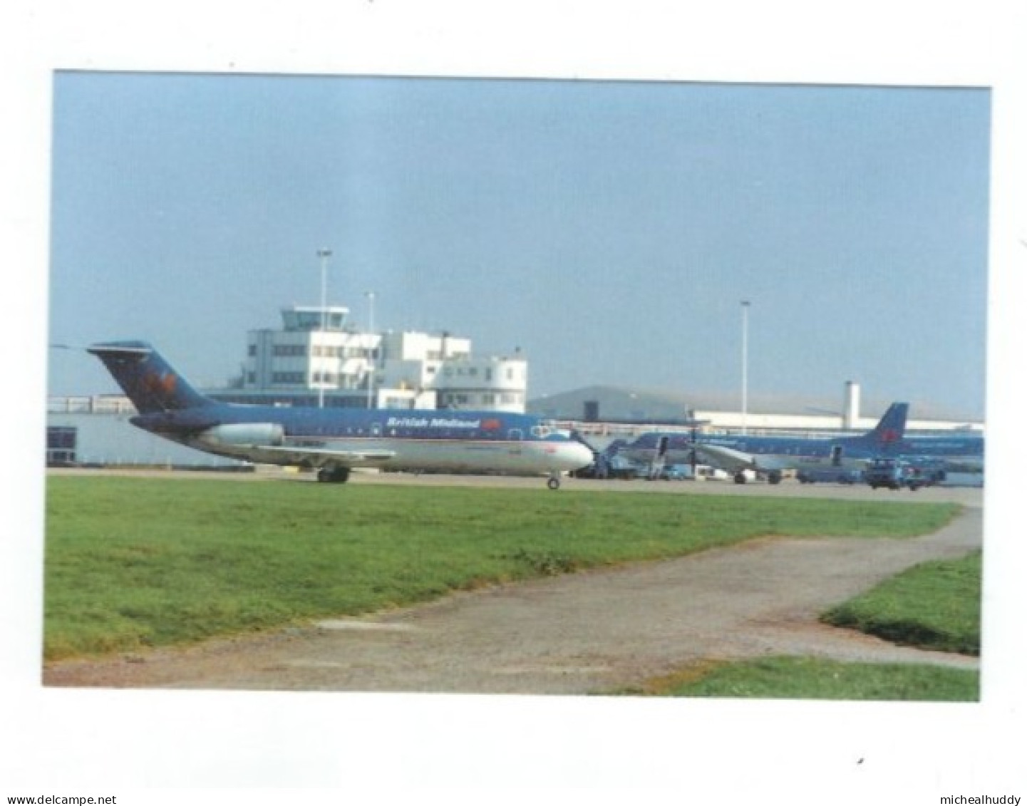 POSTCARD   PUBL BY  BY C MCQUAIDE IN HIS AIRPORT SERIES  JERSEY  CARD NO  45 - Aérodromes