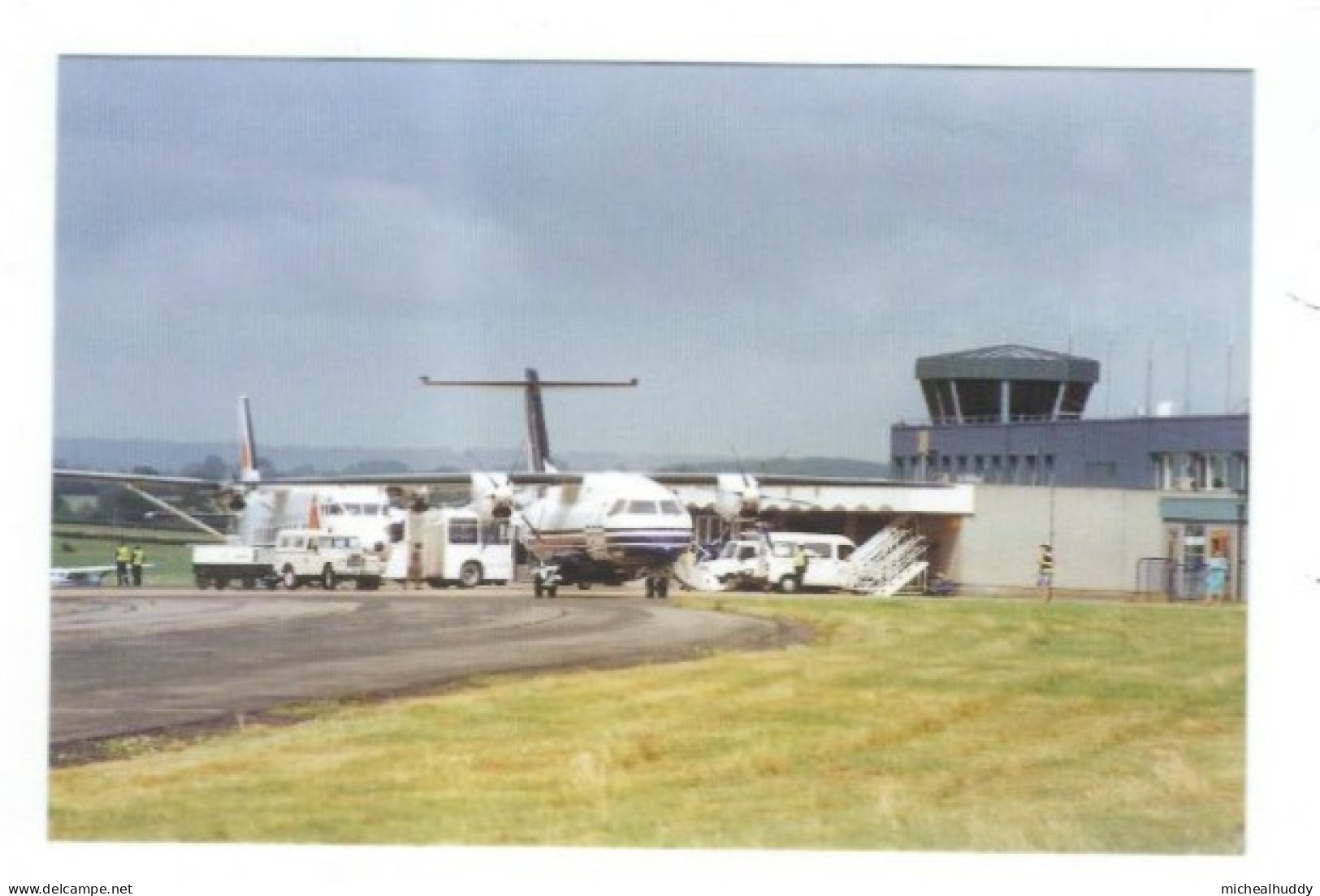 POSTCARD   PUBL BY  BY C MCQUAIDE IN HIS AIRPORT SERIES  EXETER  CARD NO  41 - Vliegvelden