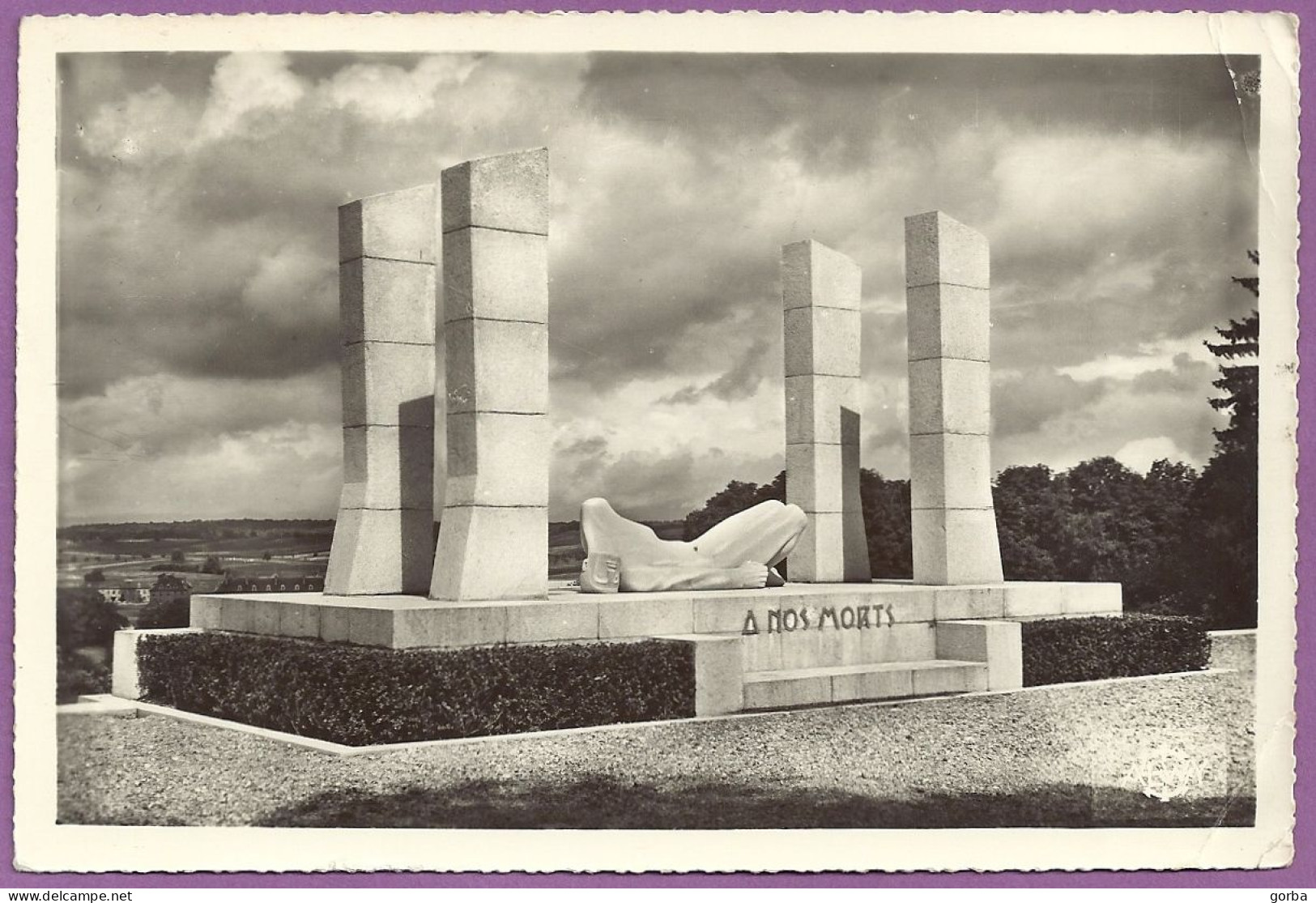 *CPSM - 68 - ALTKIRCH - Monument Aux Morts - Altkirch