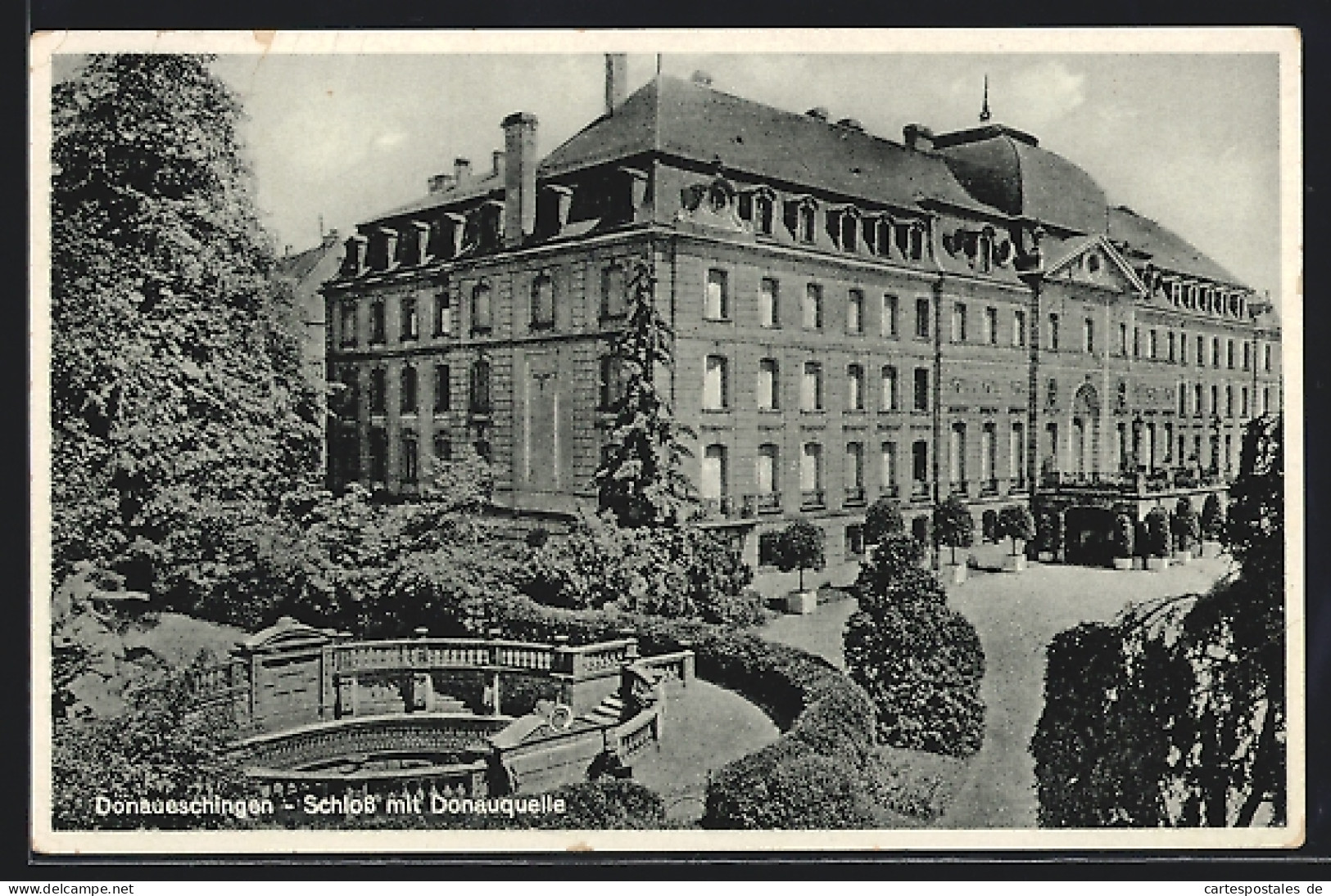 AK Donaueschingen, Schloss Mit Donauquelle  - Donaueschingen