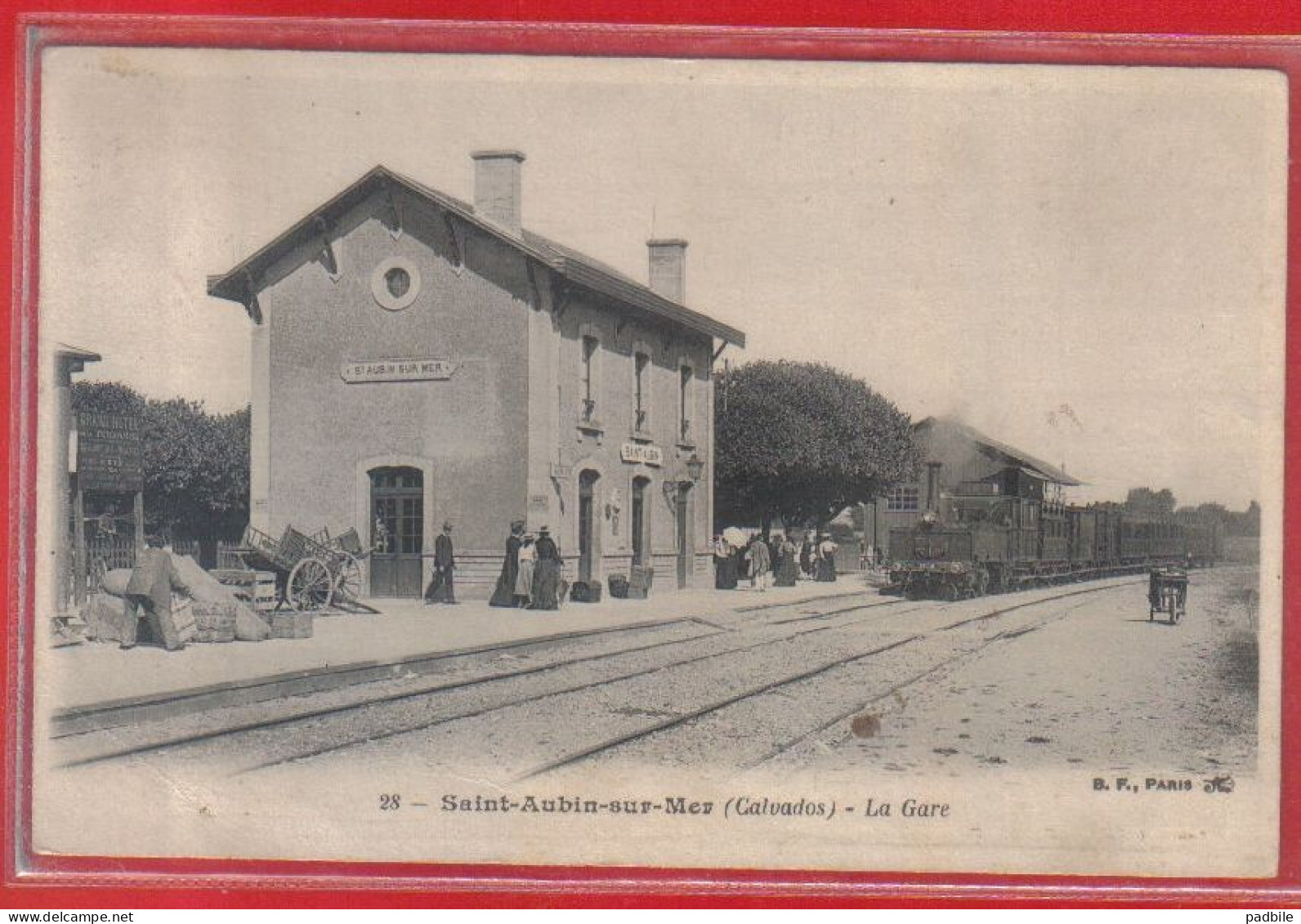 Carte Postale 14. Saint-Aubin  La Gare  Arrivée D'un Train Vapeur  Très Beau Plan - Saint Aubin