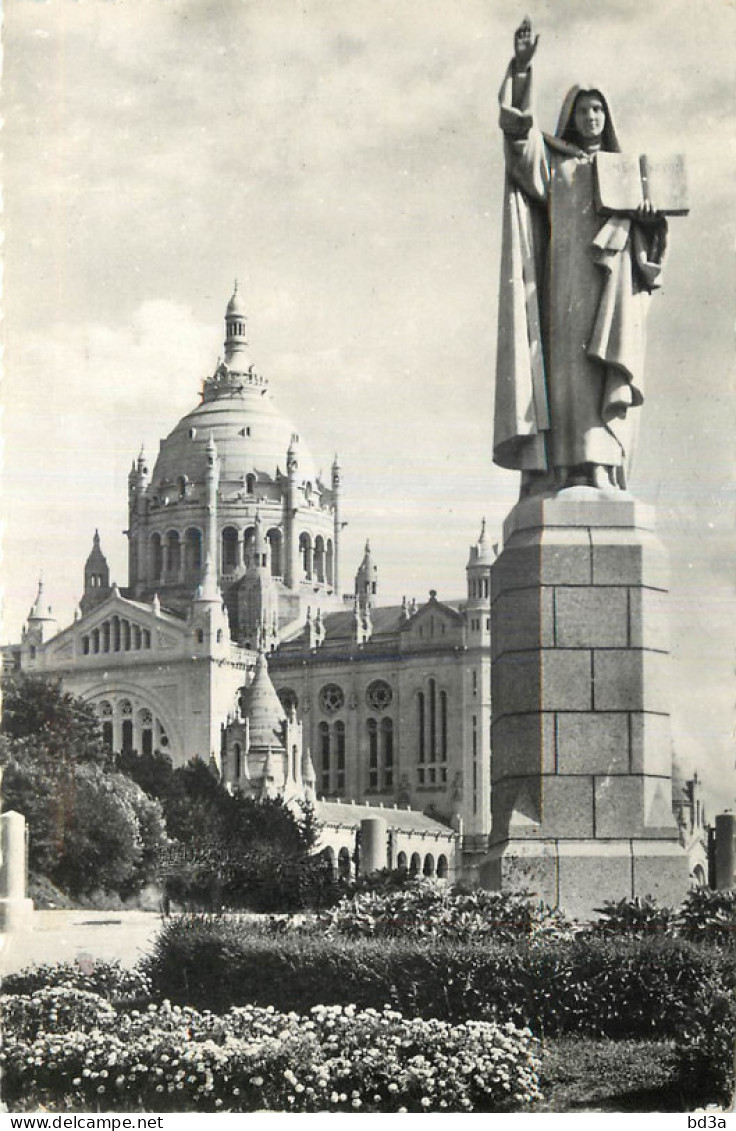 14 - BASILIQUE DE LISIEUX - Lisieux