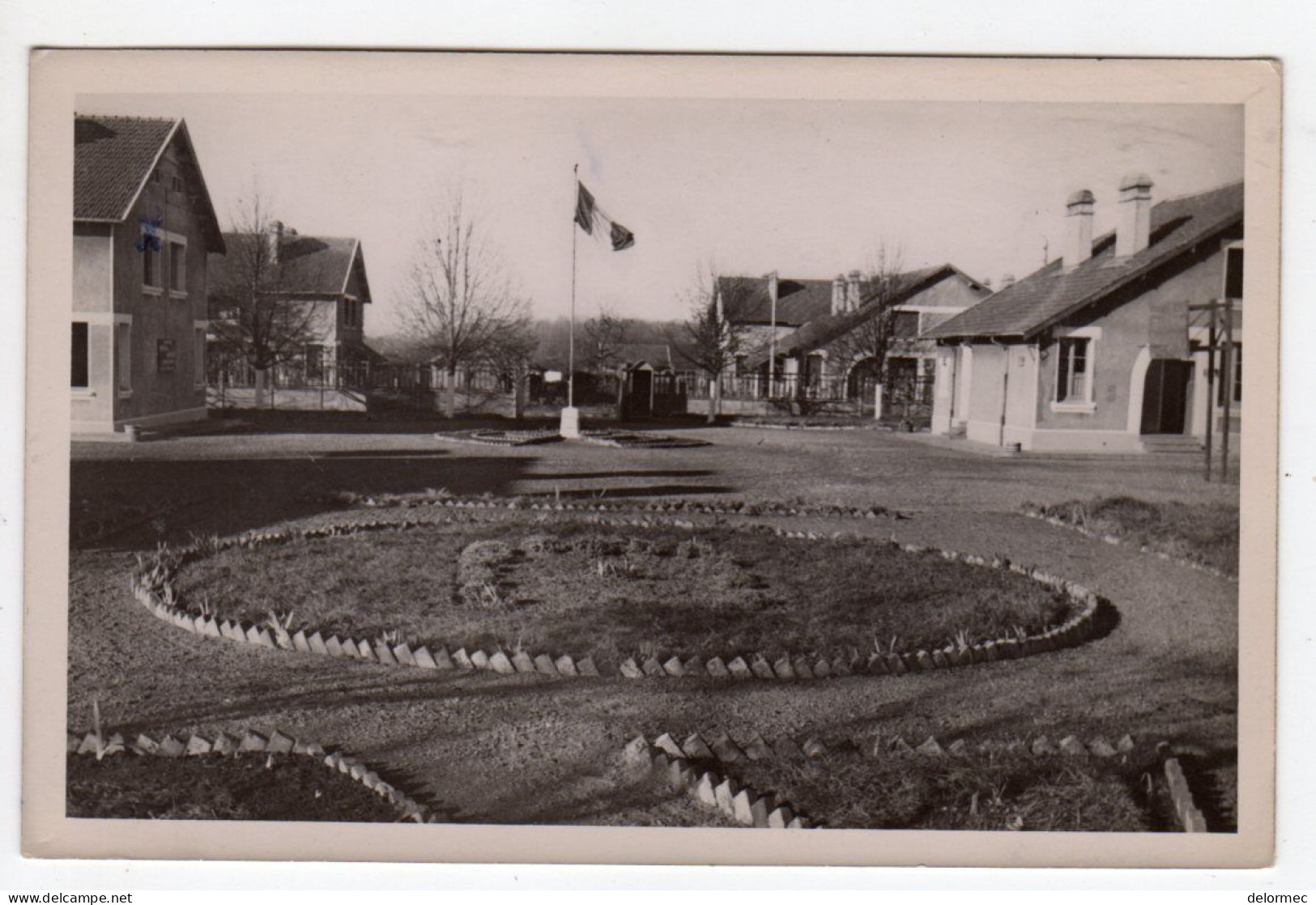 CPSM Photo Militaria Près De Nevers 58 Fourchambaul Intérieur De La Caserne ETAMAT Réparation Matériel Génie Militaire - Nevers