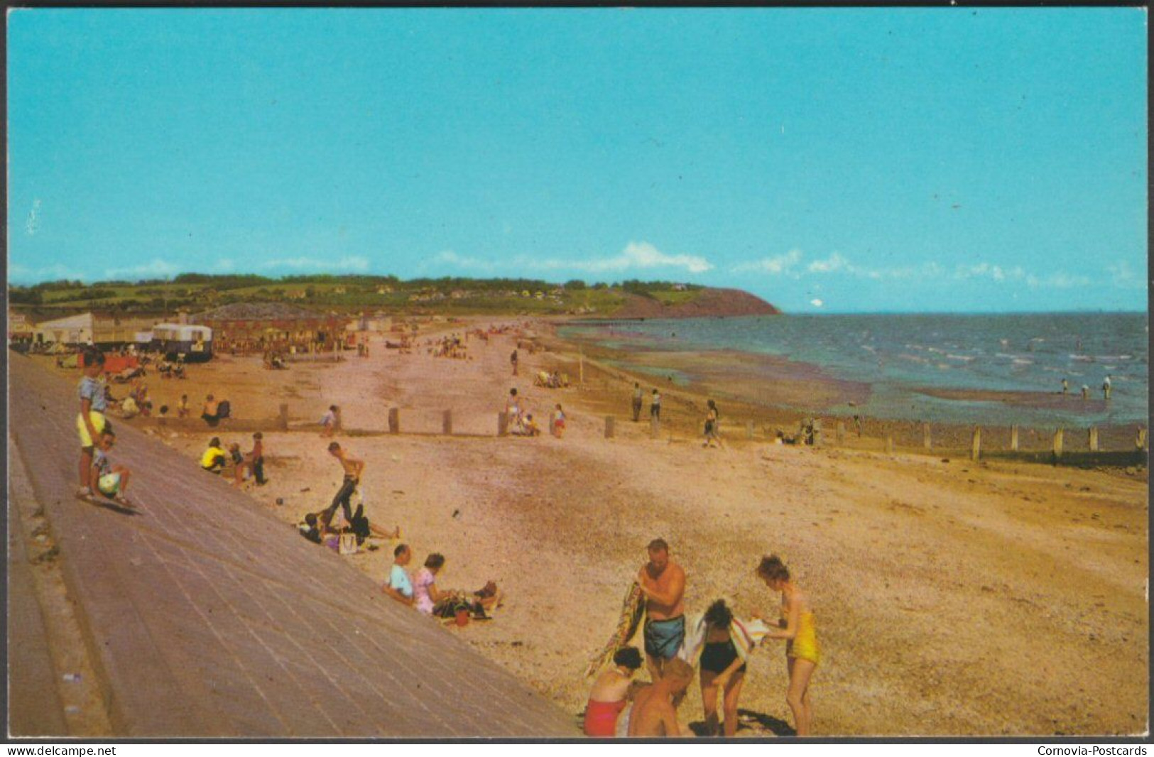 The Sands And Seawall, Leysdown-on-Sea, Kent, C.1960s - Postcard - Sonstige & Ohne Zuordnung