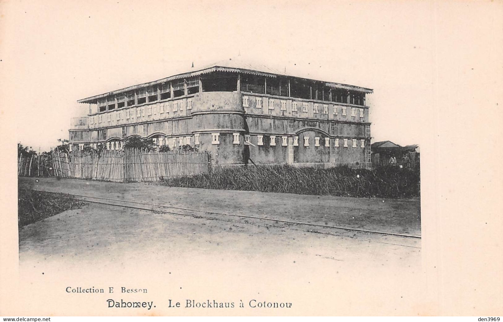 Afrique - Dahomey - COTONOU - Le Blockhaus - Voie Ferrée - Dahomey