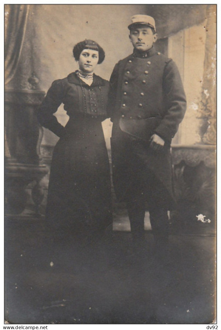 MILITAIRE COUPLE CARTE PHOTO - Characters