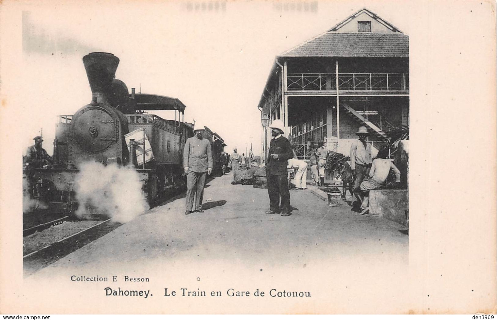 Afrique - Dahomey - COTONOU - Le Train En Gare - Locomotive (BEAU PLAN) - Dahomey