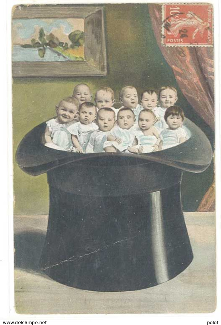 SURREALISME - Bébés Multiples Dans Chapeau   , ... (13) - Babies