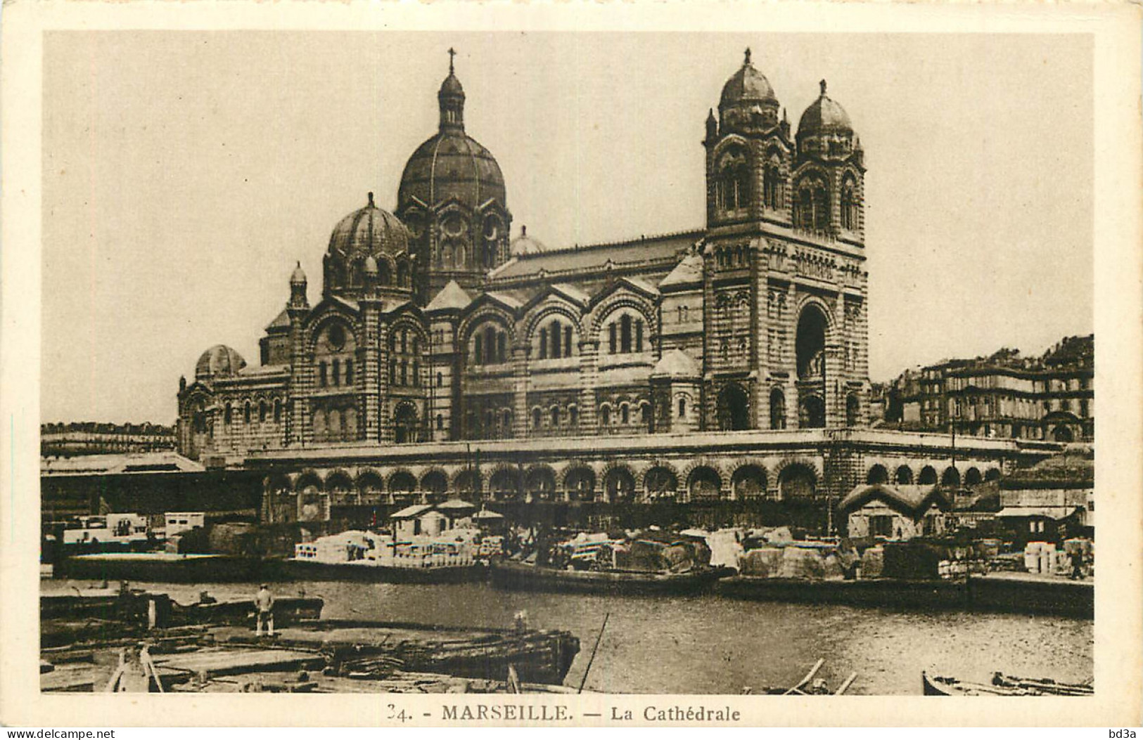 13 - MARSEILLE - LA CATHEDRALE - Monumenten