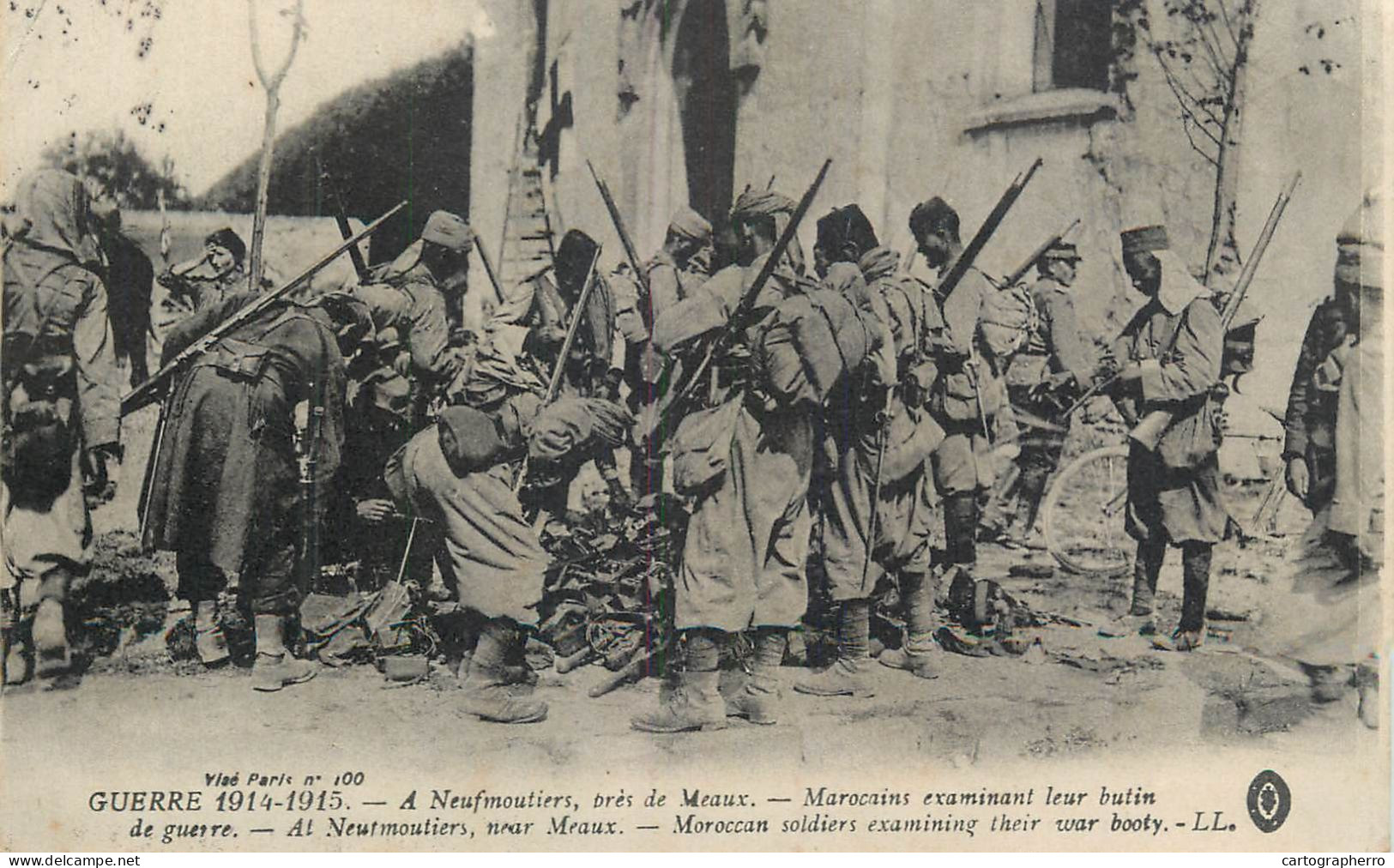 Pres De Meaux A Neufmoutiers Guerre 1914-1915 Marocains Examinant Leur Butin - Meaux