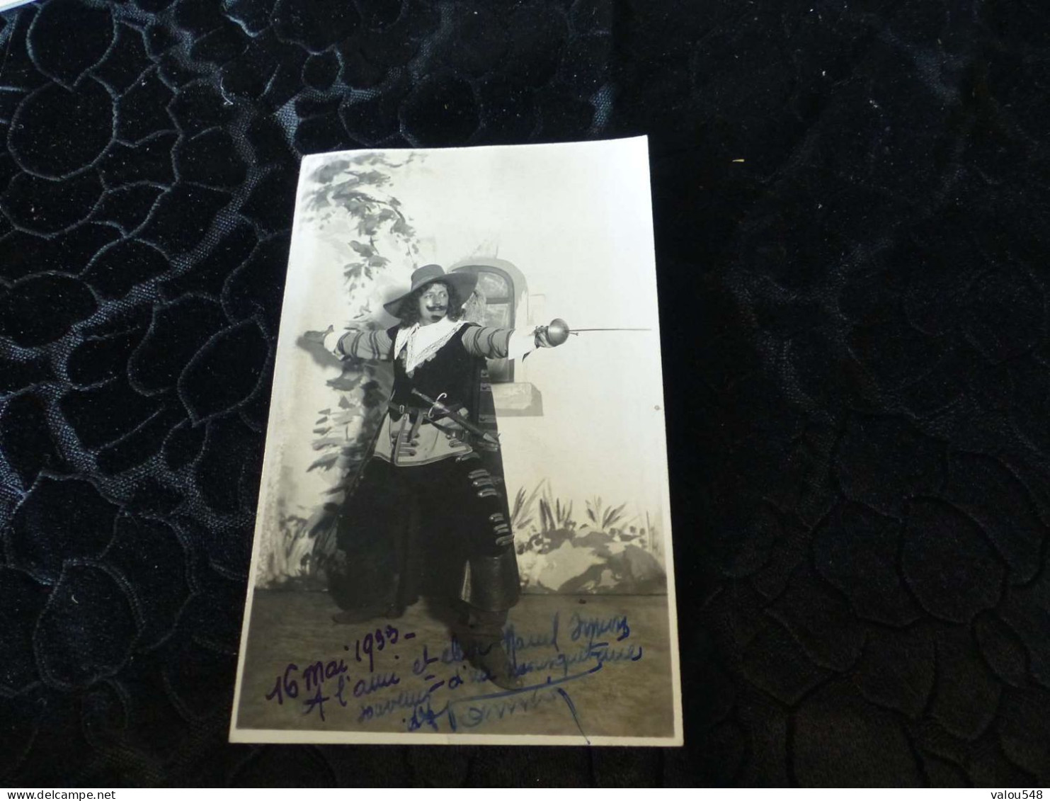 C-19, Carte Photo D'un Artiste Jouant Cyrano De Bergerac Avec Autographe, 1933 - Théâtre