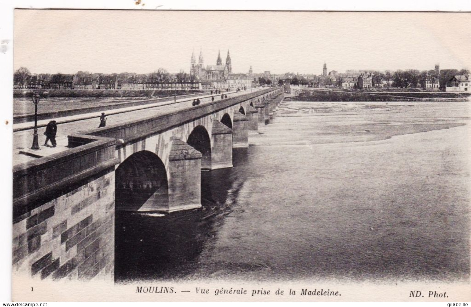 03 - Allier -  MOULINS - Vue Generale Prise De La Madeleine - Moulins