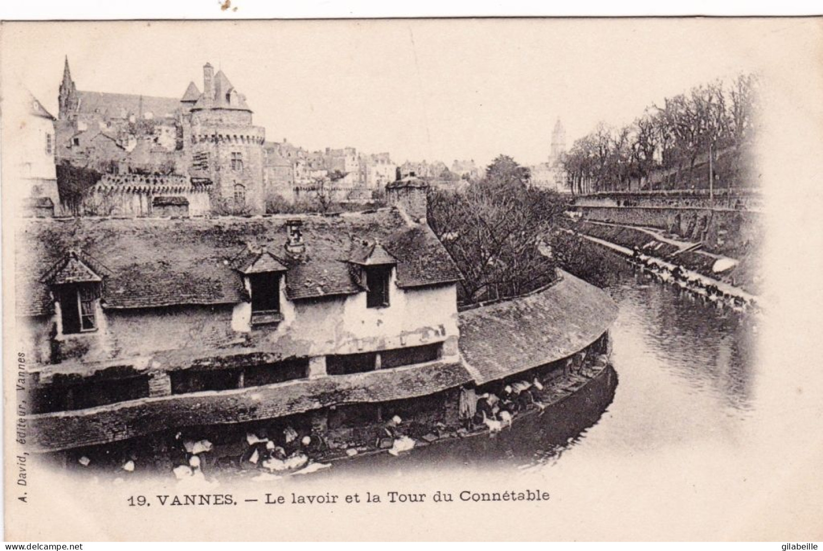 56 - Morbihan -  VANNES - Le Lavoir Et Ses Lavandieres Et La Tour Du Connetable - Vannes