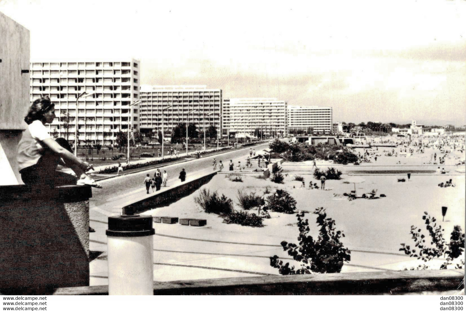 ROUMANIE MAMAIA PE PLAJA THE BEACH LA PLAGE CPSM - Rumänien