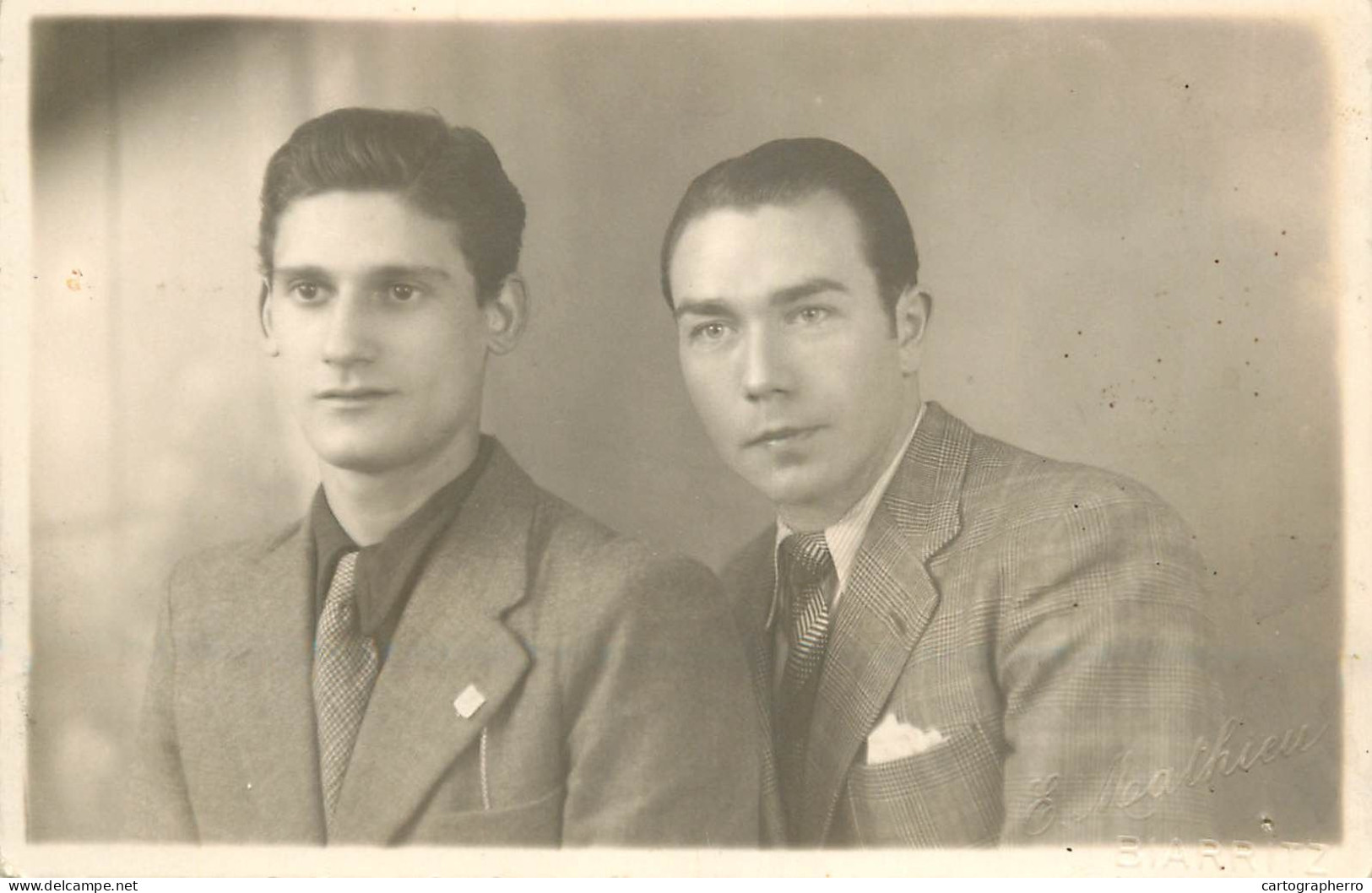 Social History Souvenir Photo Postcard Elegant Young Men - Photographie