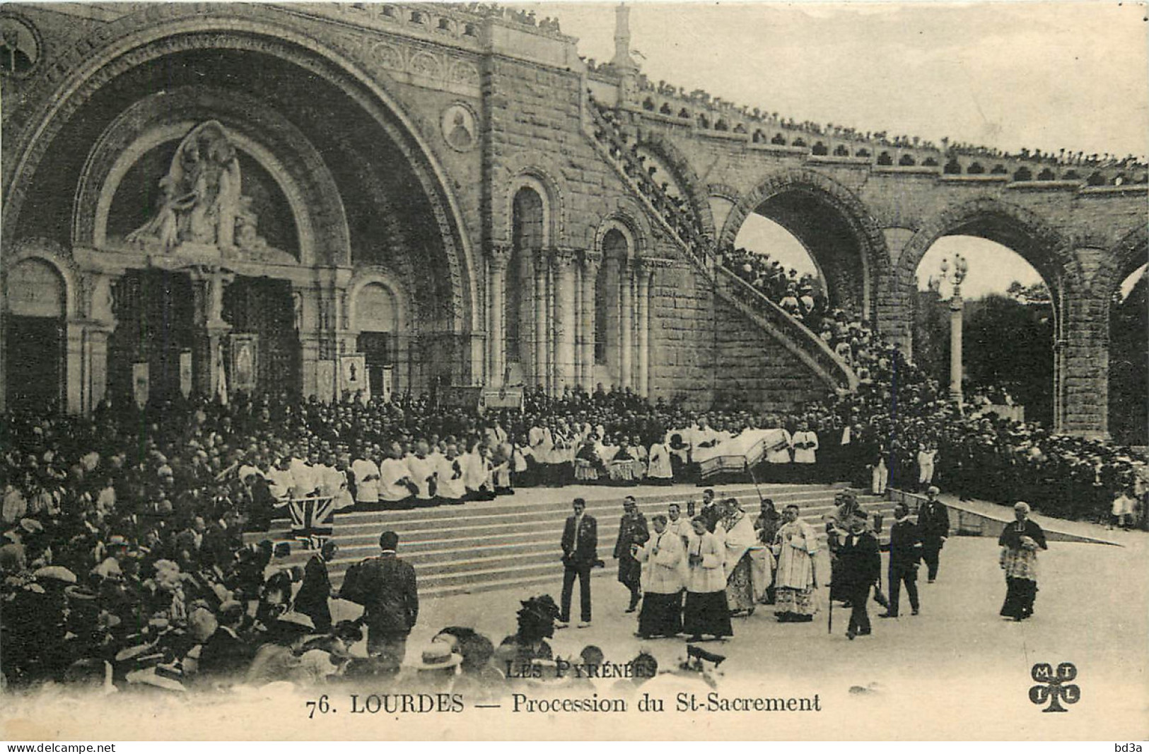 65 - LOURDES - PROCESSION DU ST SACREMENT - Lourdes