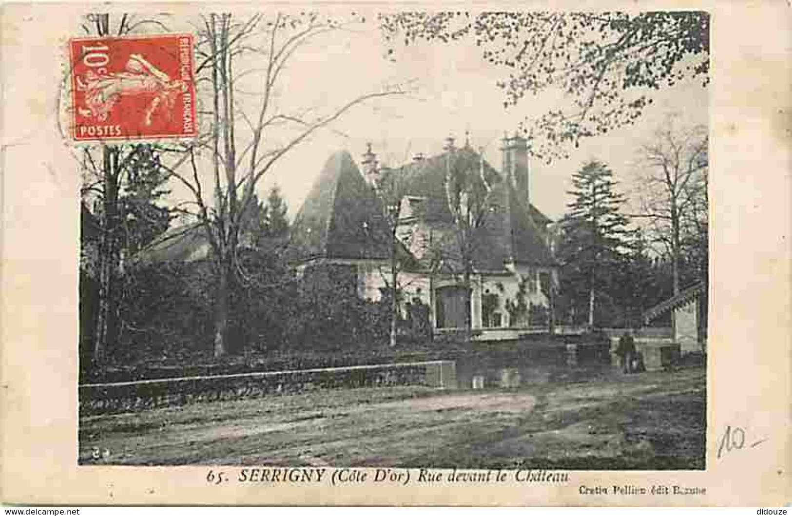 21 - Serrigny - Rue Devant Le Château - Animée - Correspondance - Oblitération Ronde De 1911 - CPA - Voir Scans Recto-Ve - Other & Unclassified