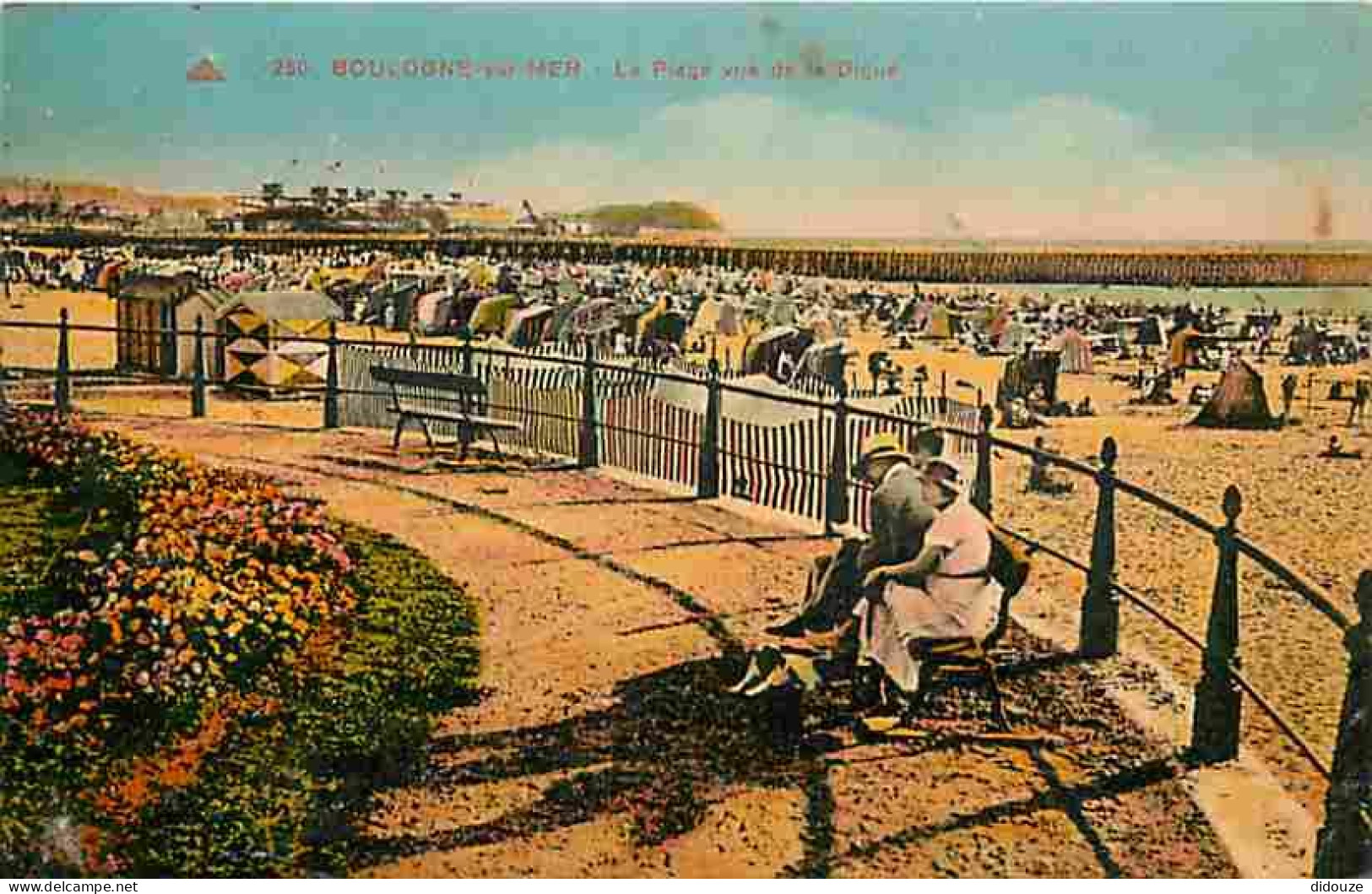 62 - Boulogne-sur-Mer - La Plage Vue De La Digue - Ecrite - CPA - Voir Scans Recto-Verso - Boulogne Sur Mer