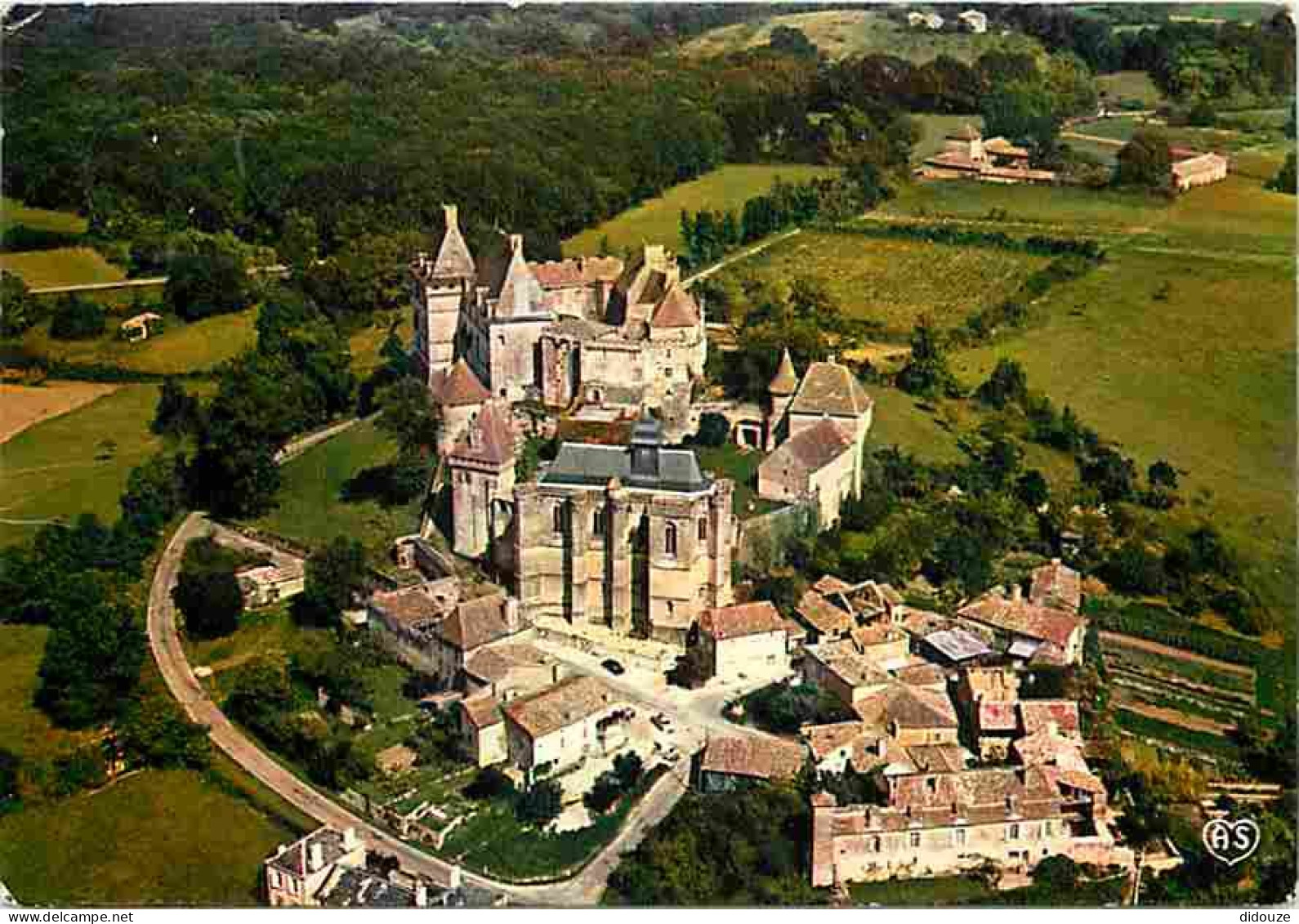 24 - Biron - Le Château Et Le Village - Vue Aérienne - CPM - Voir Scans Recto-Verso - Otros & Sin Clasificación