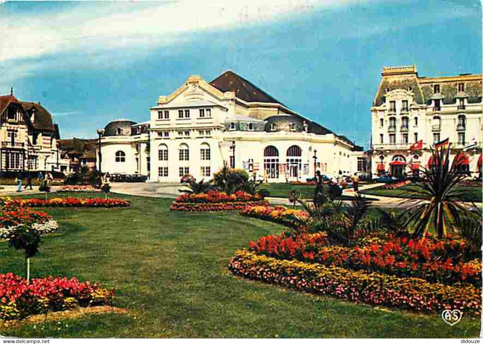 14 - Cabourg - Le Casino Le Grand Hôtel Et Les Jardins - Fleurs - CPM - Voir Scans Recto-Verso - Cabourg