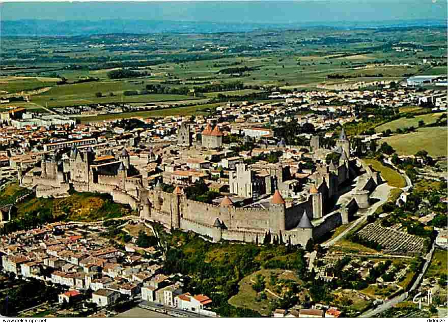 11 - Carcassonne - La Cité Médiévale - Vue Générale Aérienne - CPM - Voir Scans Recto-Verso - Carcassonne