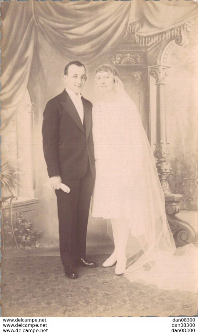 CARTE PHOTO NON IDENTIFIEE REPRESENTANT UN COUPLE LE JOUR DU MARIAGE - To Identify