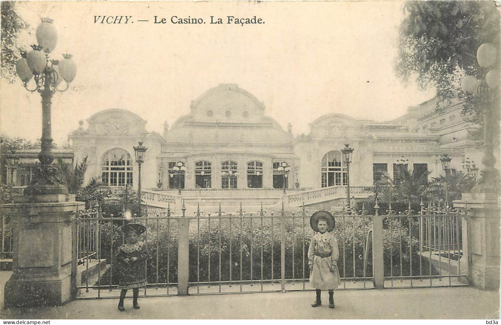 03 - VICHY LE CASINO LA FACADE - ENFANTS - Vichy