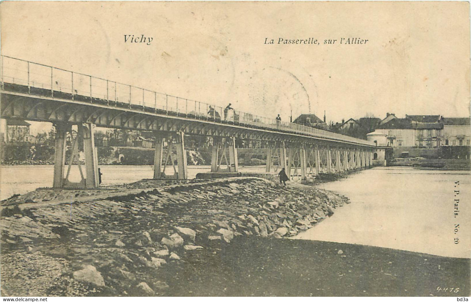 03 - VICHY LA PASSERELLE SUR L'ALLIER - Vichy