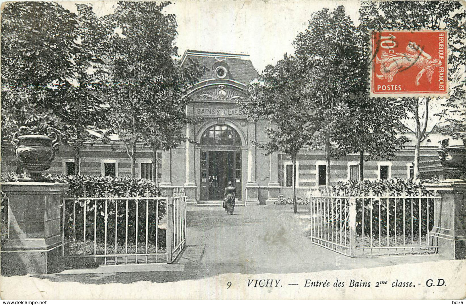 03 - VICHY  ENTREE DES BAINS - Vichy