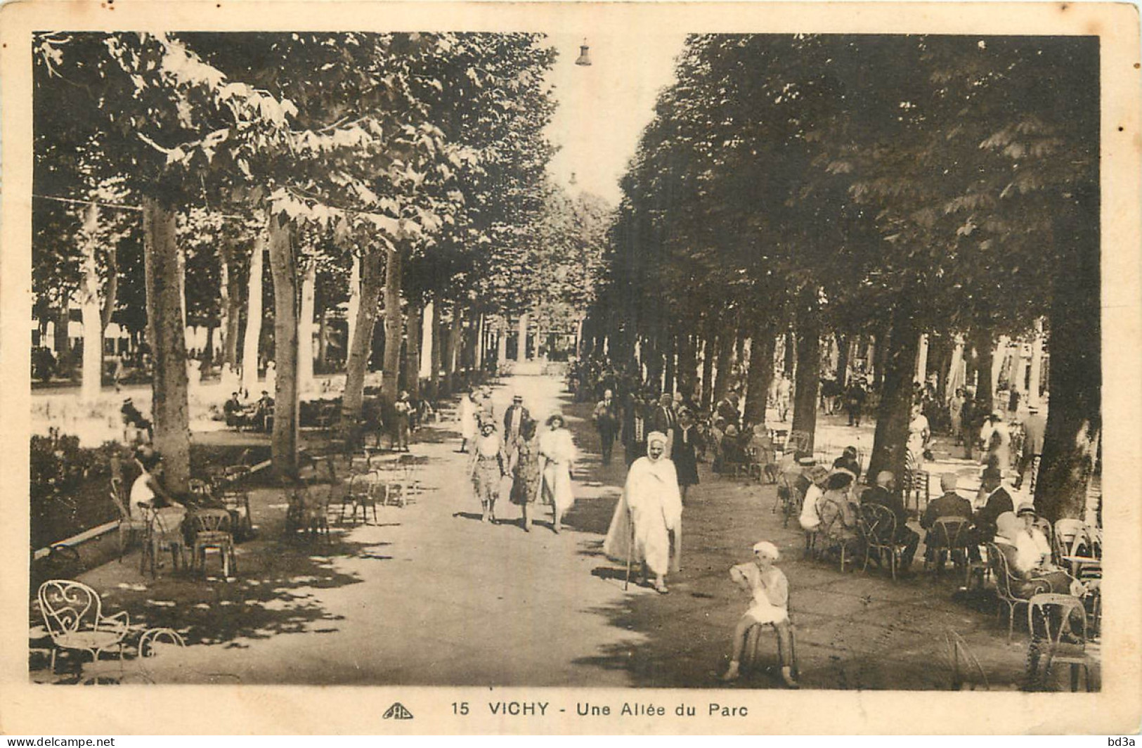 03 - VICHY  ALLEE DU PARC - Vichy