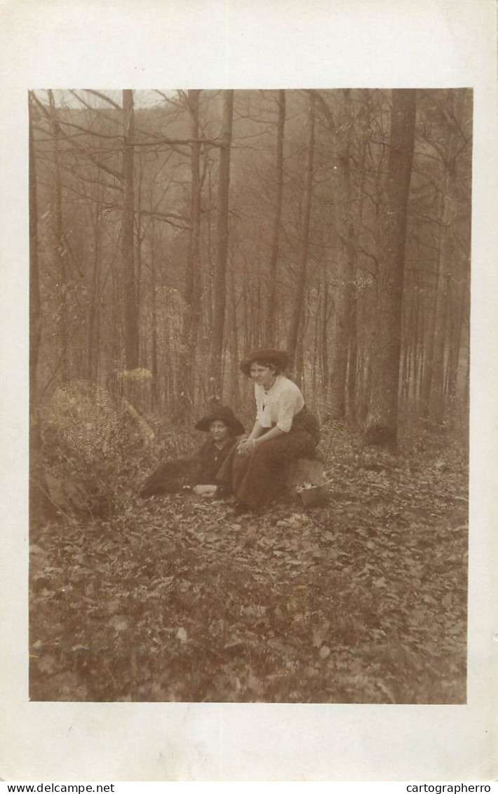 Social History Souvenir Photo Postcard Elegant Women In Forest - Photographie