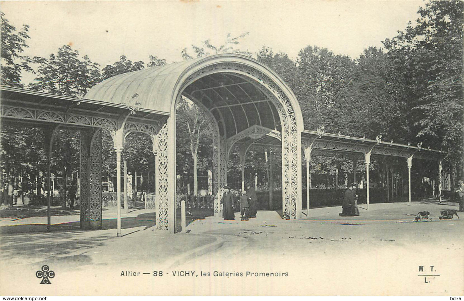 03 - VICHY  LES GALERIES PROMENADES - Vichy