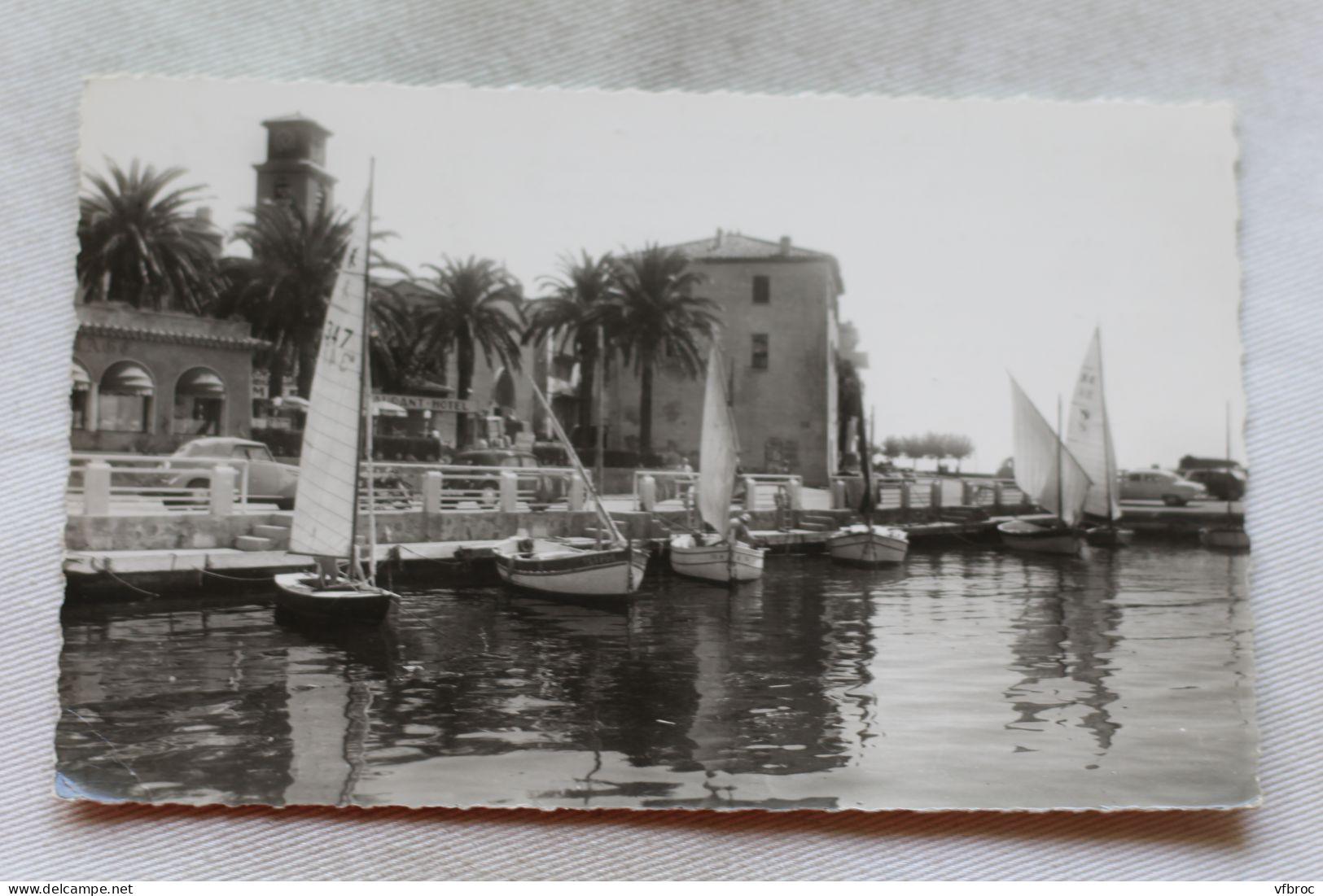 N707, Cpsm 1959, Sainte Maxime Sur Mer, Un Coin Du Port, Var 83 - Sainte-Maxime