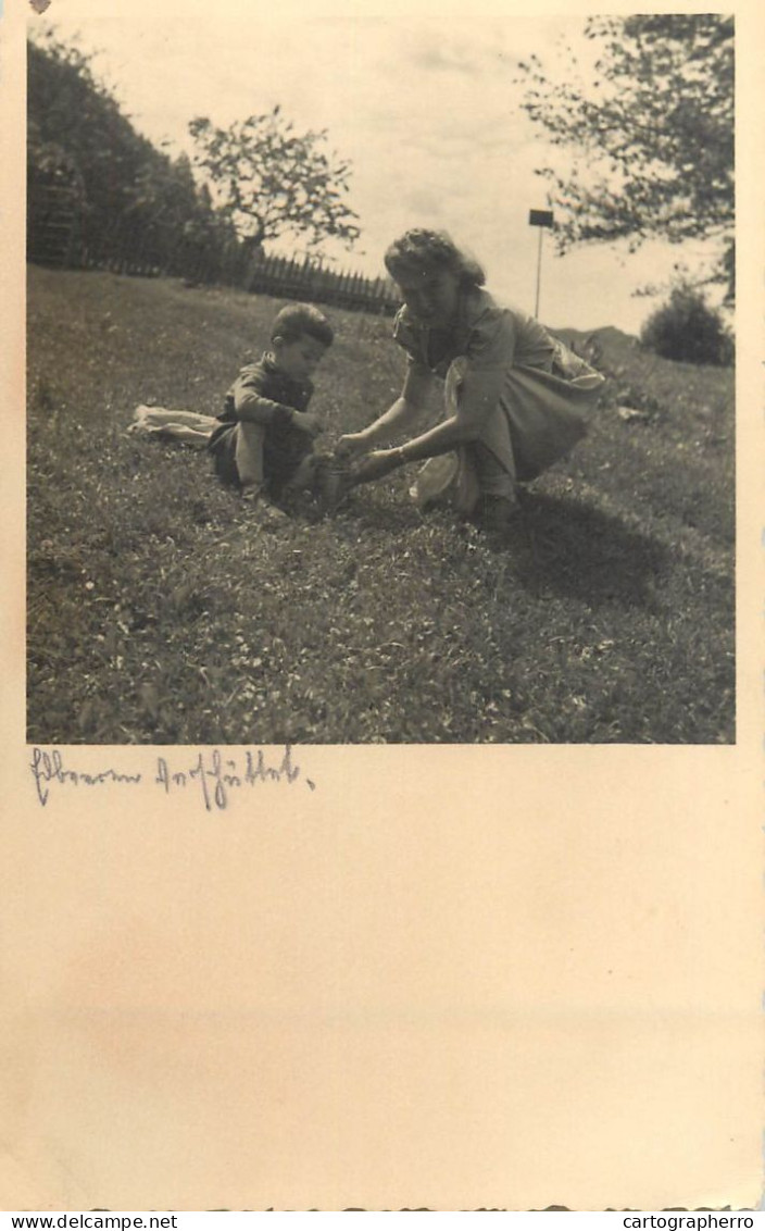 Social History Souvenir Photo Postcard Woman And Child In Nature - Photographie