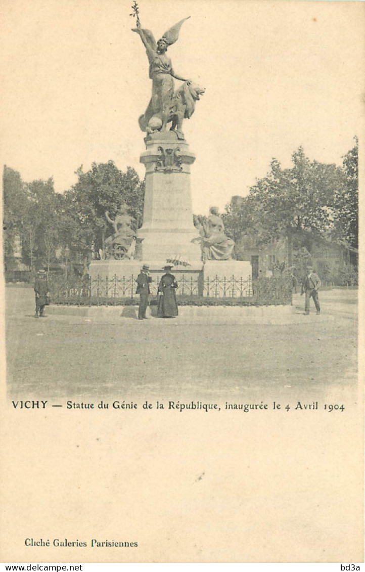03 - VICHY STATUE DU GENIE DE LA REPUBLIQUE - Vichy